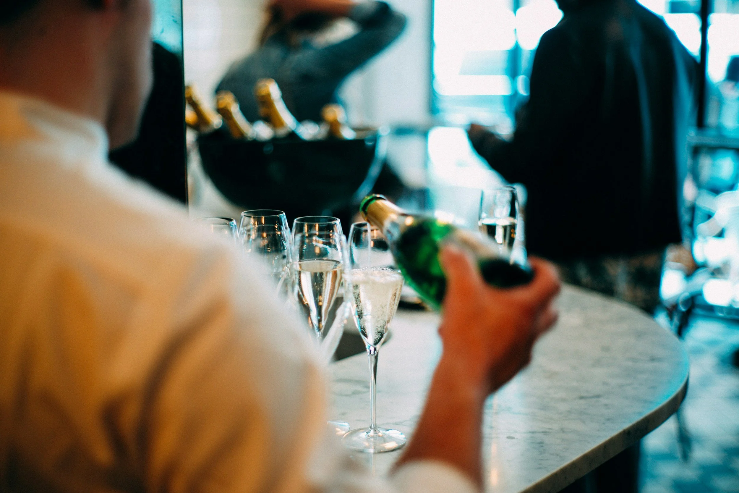 Emplois temps partiel en restauration à Montréal : serveur, barman, cuisinier. Horaires flexibles, formation incluse, embauche immédiate.